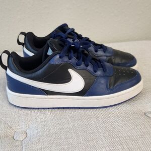 Nike Blue and Black Sneakers Low-Top Skate Design